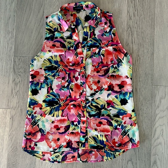 The Limited Tops - NWOT The Limited Sleeveless Pink Floral Button up Blouse Size Small